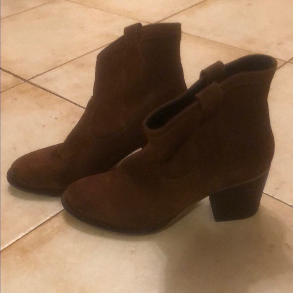 Steve Madden Brown Cowboy Style Heeled Booties